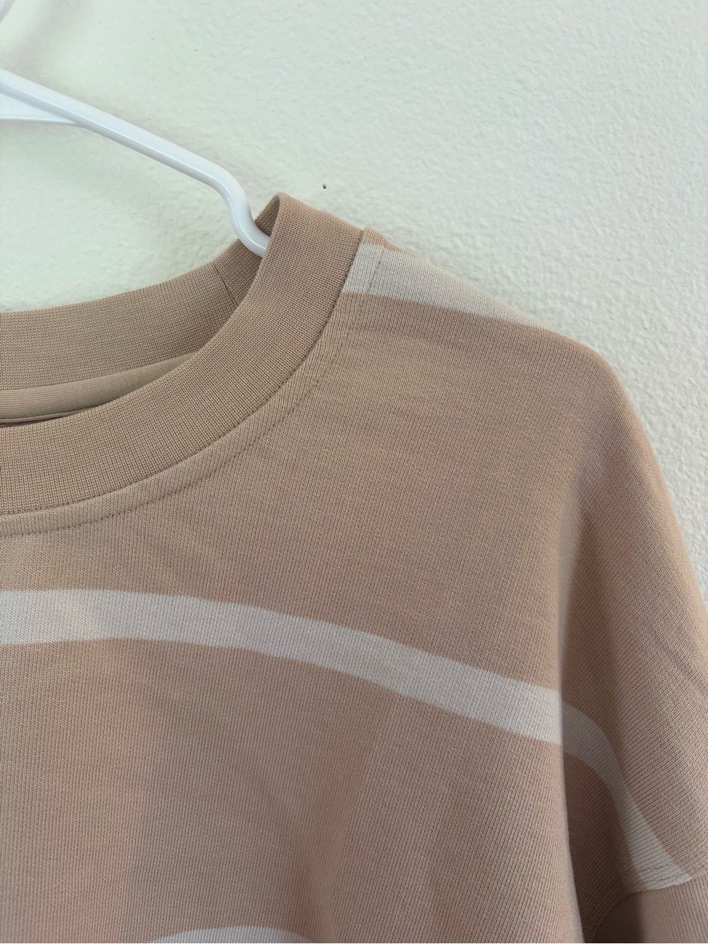 Lululemon Athletica Perfectly Oversized Crew Stiped Sweatshirt Beige & White - Picture 3 of 5